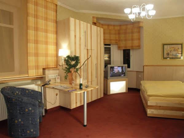 Ambient Hotel Zum Schwan Gelsenkirchen Esterno foto