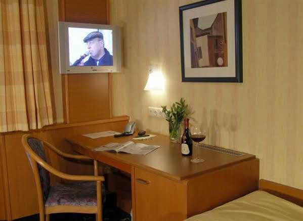 Ambient Hotel Zum Schwan Gelsenkirchen Esterno foto
