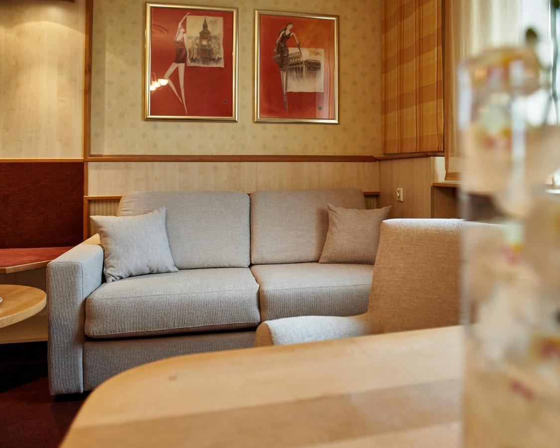 Ambient Hotel Zum Schwan Gelsenkirchen Esterno foto
